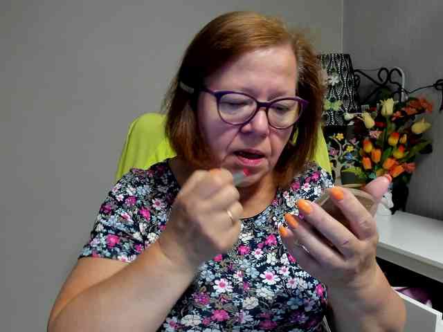 flirty-adele webcam