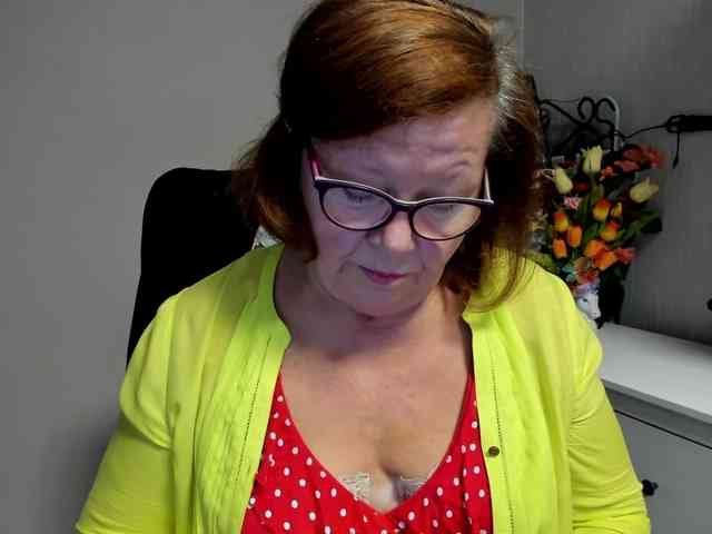 flirty-adele webcam