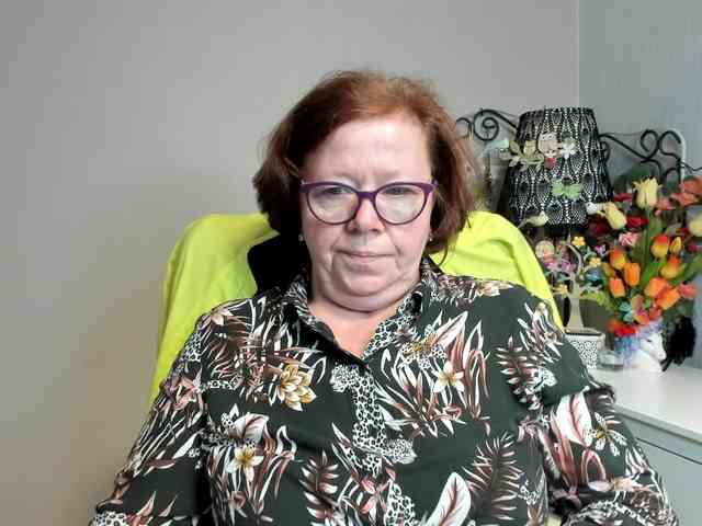 flirty-adele webcam
