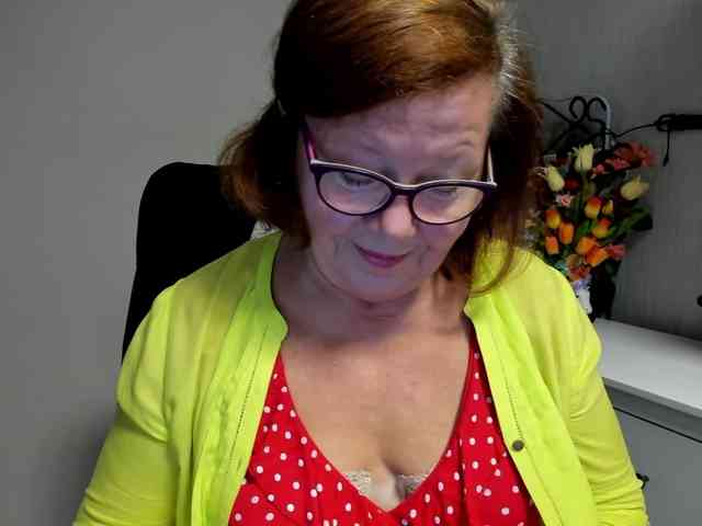 flirty-adele webcam