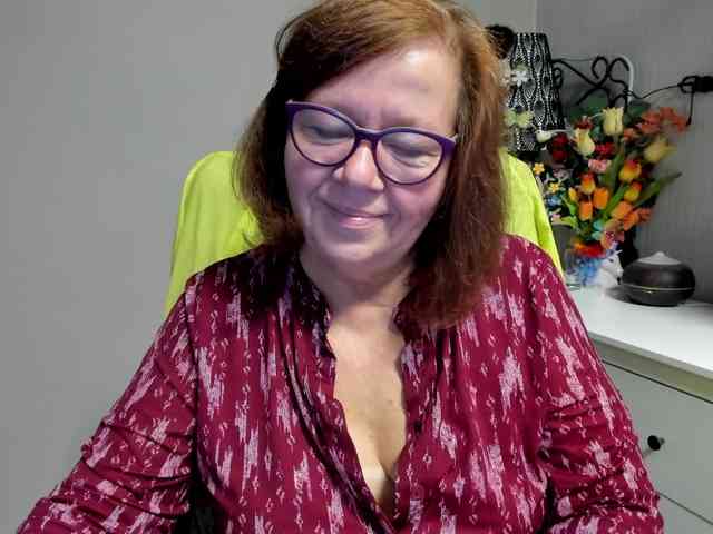 flirty-adele webcam