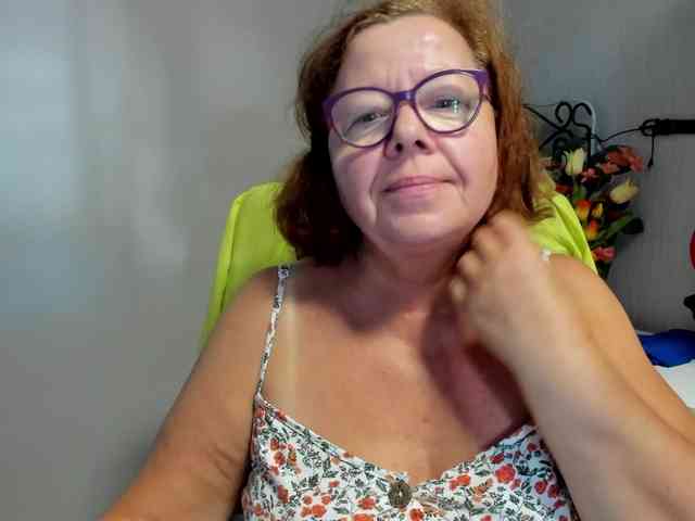 flirty-adele webcam