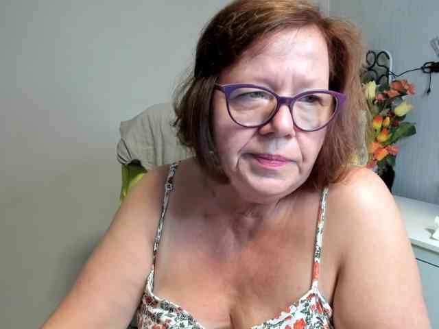 flirty-adele webcam