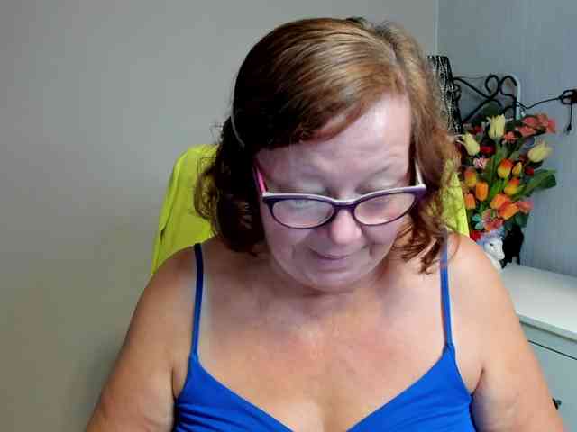 flirty-adele webcam