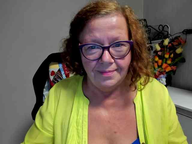 flirty-adele webcam