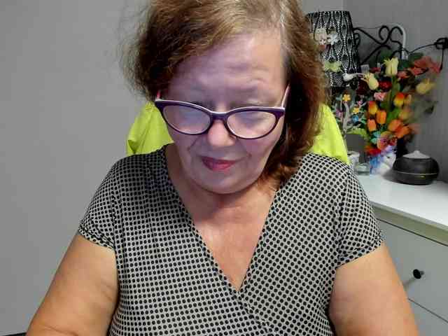 flirty-adele webcam