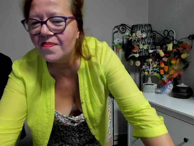flirty-adele webcam