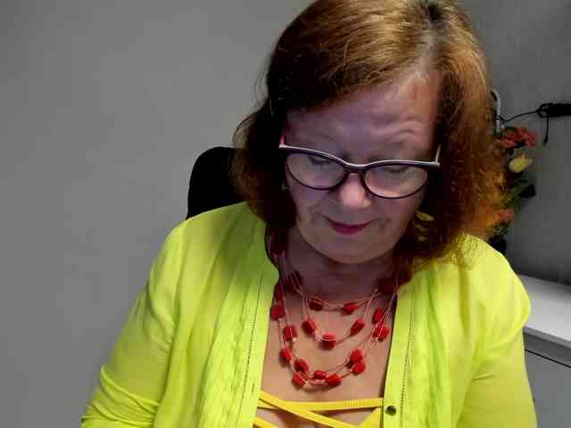 flirty-adele webcam