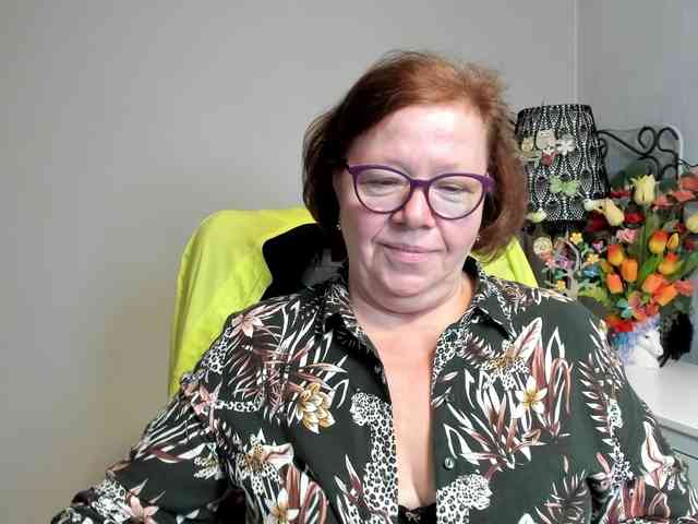 flirty-adele webcam