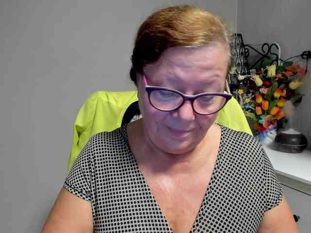 flirty-adele webcam