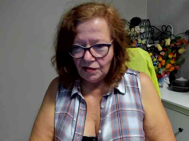 flirty-adele webcam