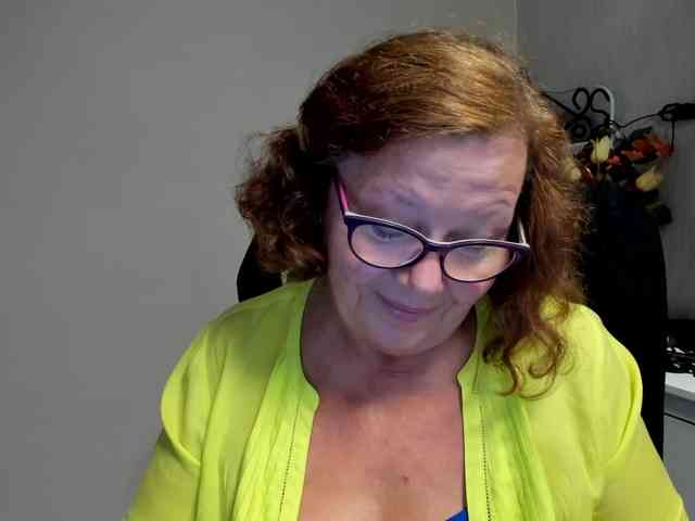 flirty-adele webcam