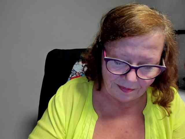 flirty-adele webcam