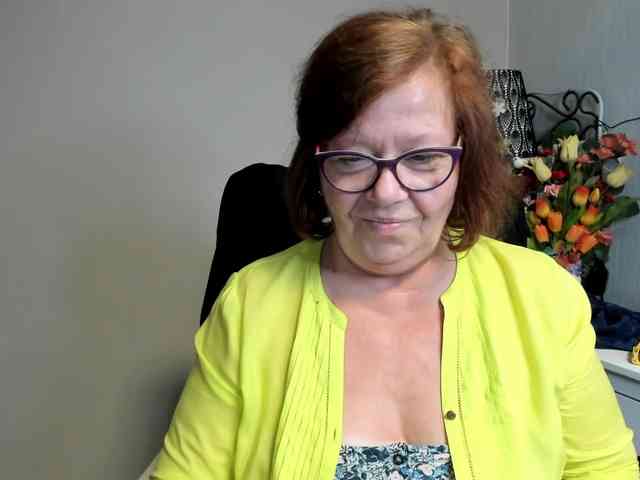 flirty-adele webcam