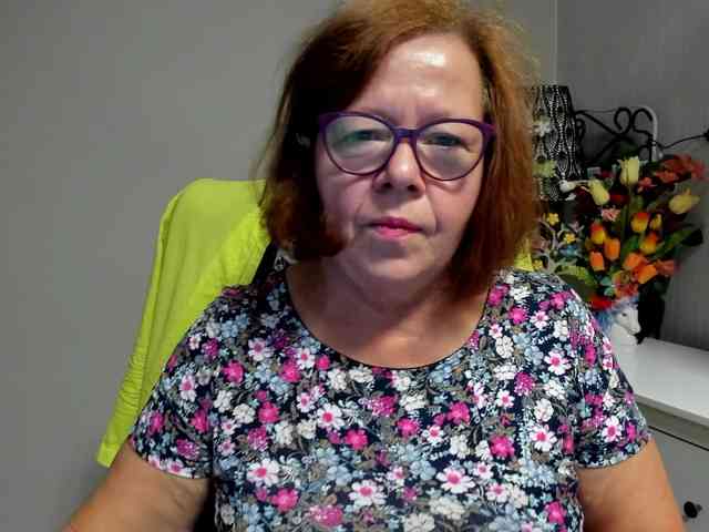 flirty-adele webcam