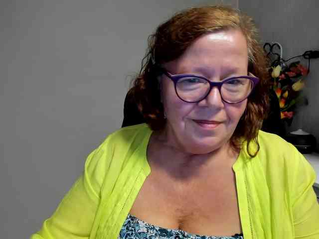 flirty-adele webcam