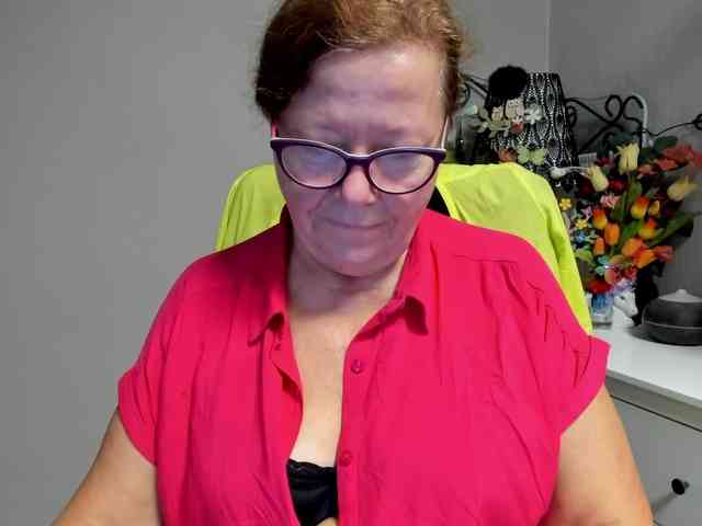 flirty-adele webcam