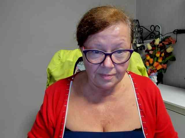 flirty-adele webcam