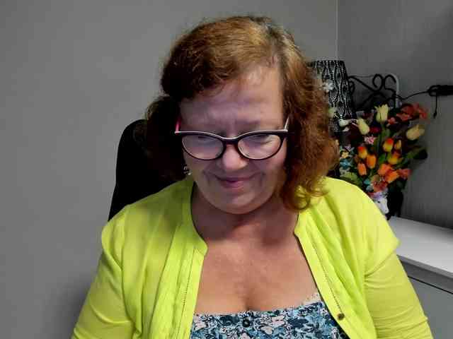 flirty-adele webcam