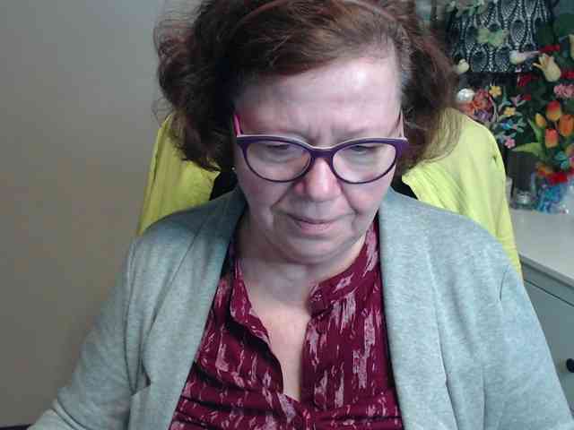 flirty-adele webcam