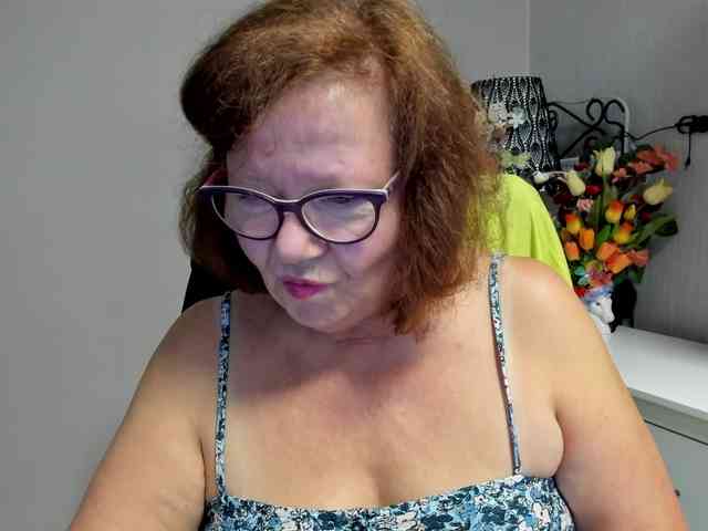 flirty-adele webcam