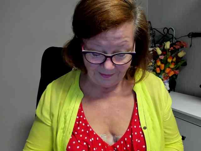 flirty-adele webcam