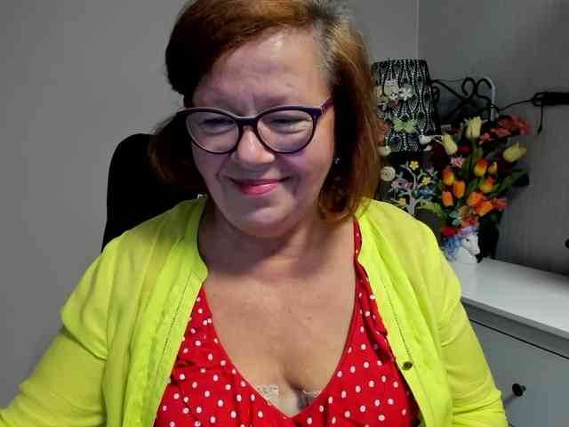 flirty-adele webcam