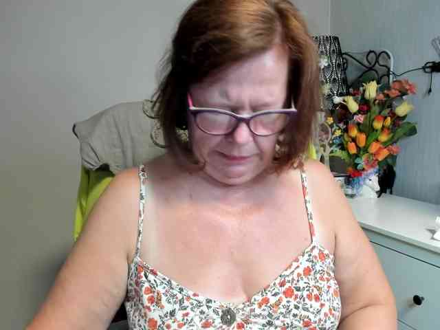 flirty-adele webcam