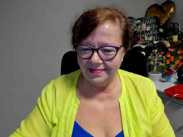 flirty-adele webcam