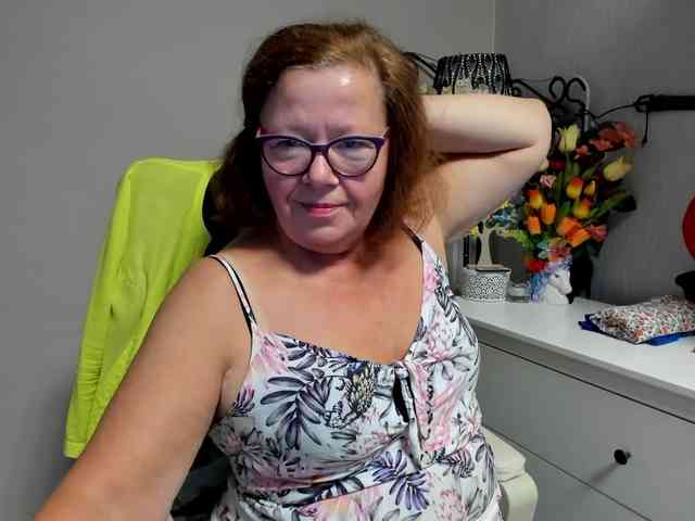 flirty-adele Live Webcam on BongaCams