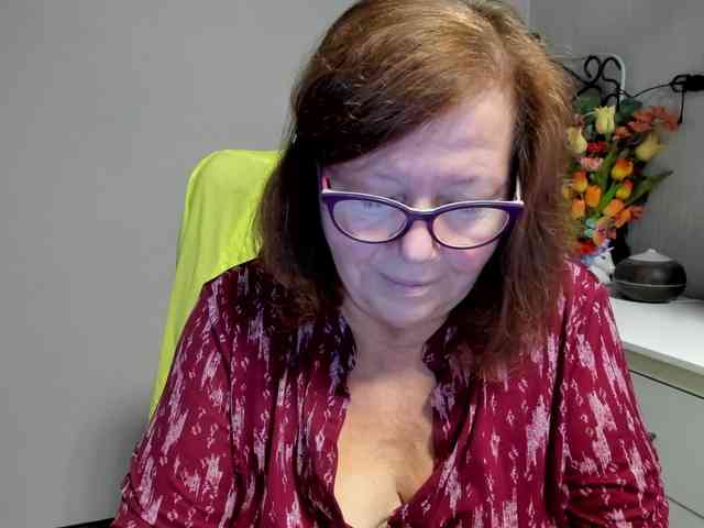 flirty-adele webcam