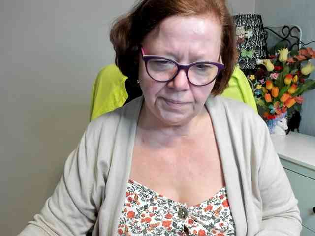 flirty-adele webcam