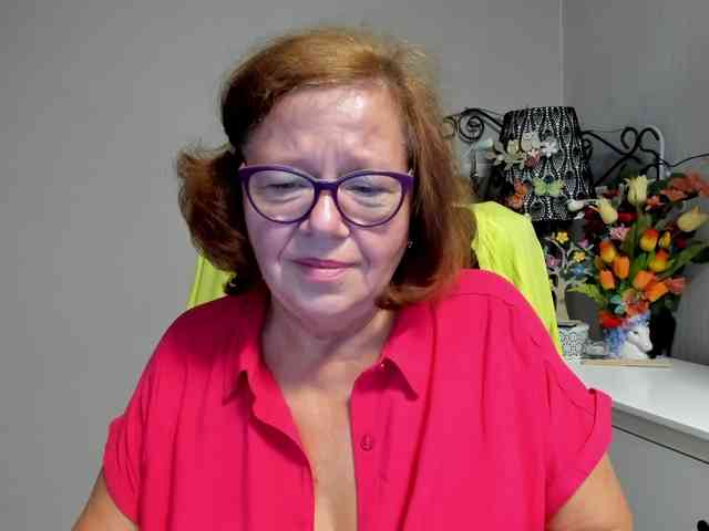 flirty-adele webcam
