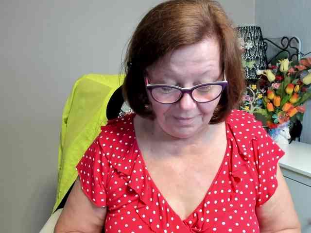 flirty-adele webcam