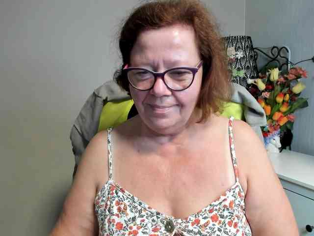 flirty-adele webcam