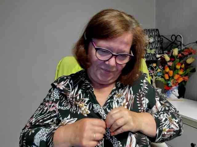 flirty-adele webcam