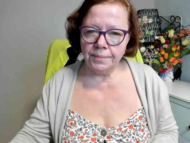 flirty-adele webcam