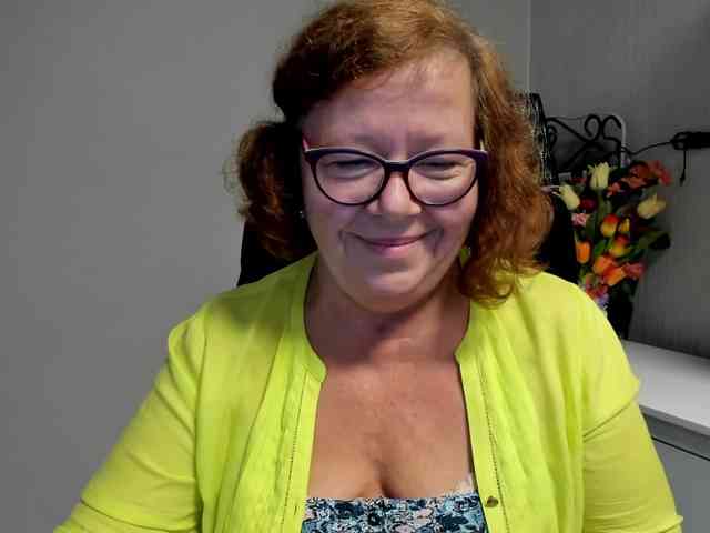 flirty-adele webcam