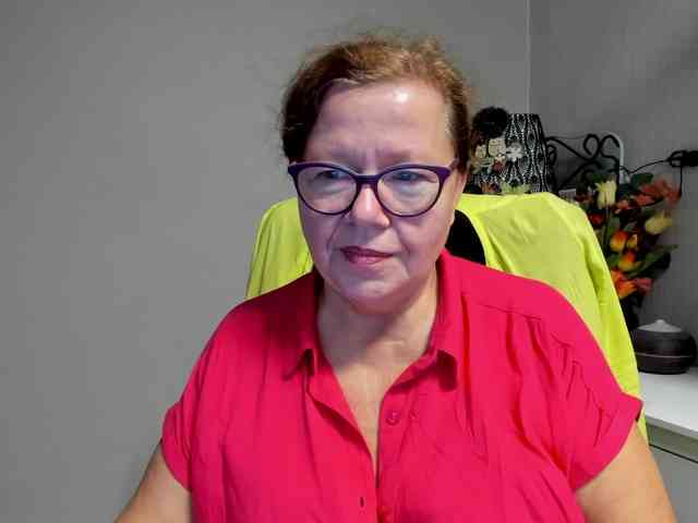flirty-adele webcam