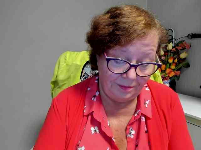 flirty-adele webcam