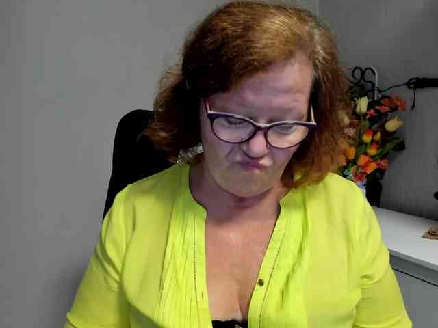 flirty-adele webcam