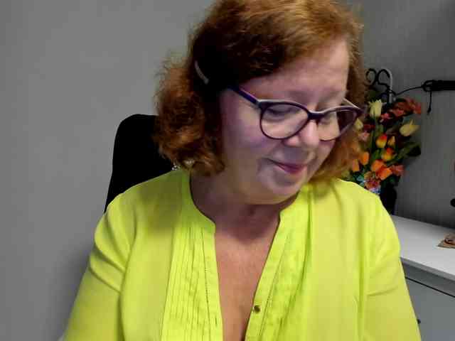 flirty-adele webcam