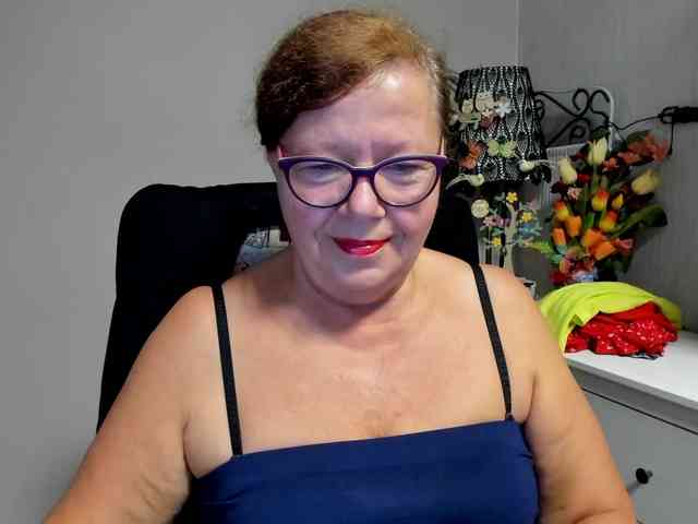 flirty-adele webcam
