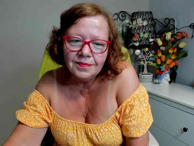 flirty-adele webcam