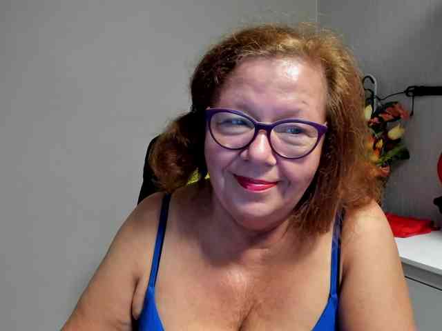 flirty-adele webcam