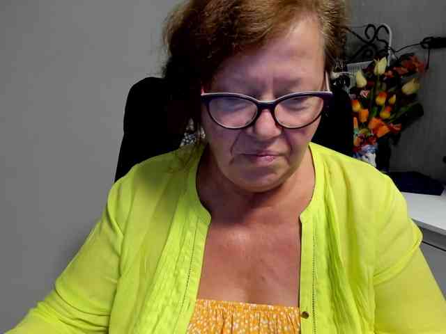 flirty-adele webcam