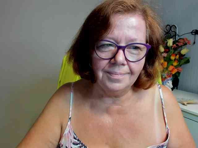 flirty-adele webcam
