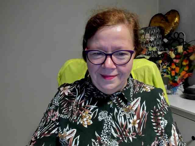 flirty-adele webcam
