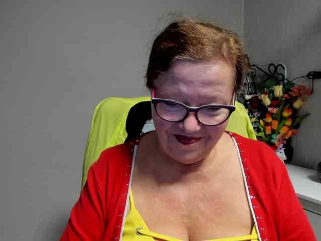 flirty-adele webcam