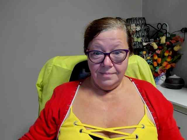 flirty-adele webcam